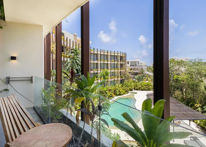 Mistiq Gardens